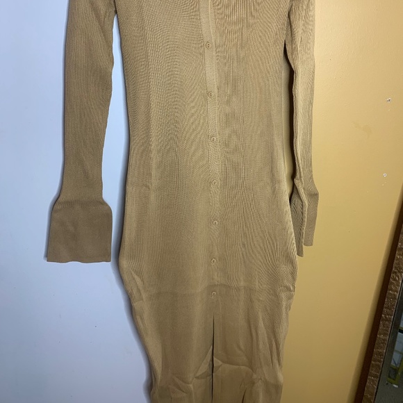 Long collar tan dress - Picture 4 of 4